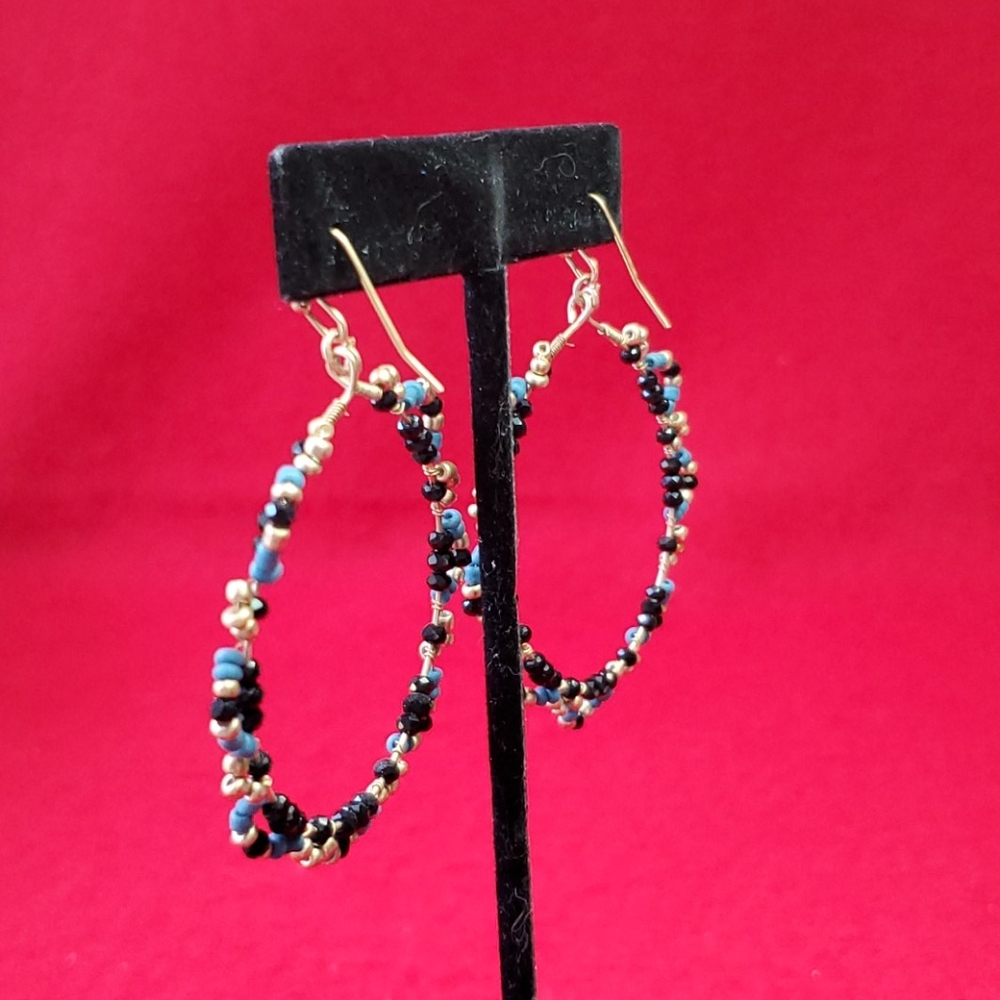 Multiple blues beaded hoops - Picture 3 of 3
